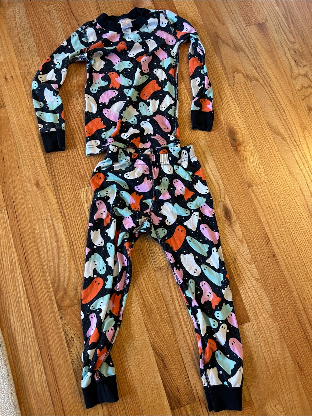 Hanna Andersson Black Pajama Set with Colorful Ghosts